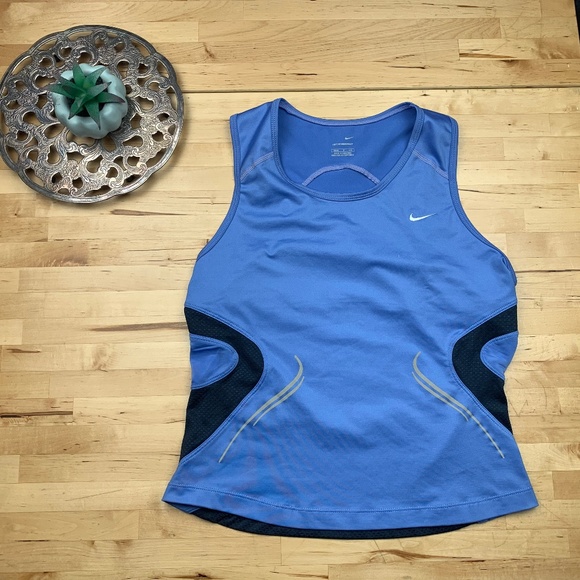 Nike Tops - Nike Sphere React Racer Back Workout top Sz S